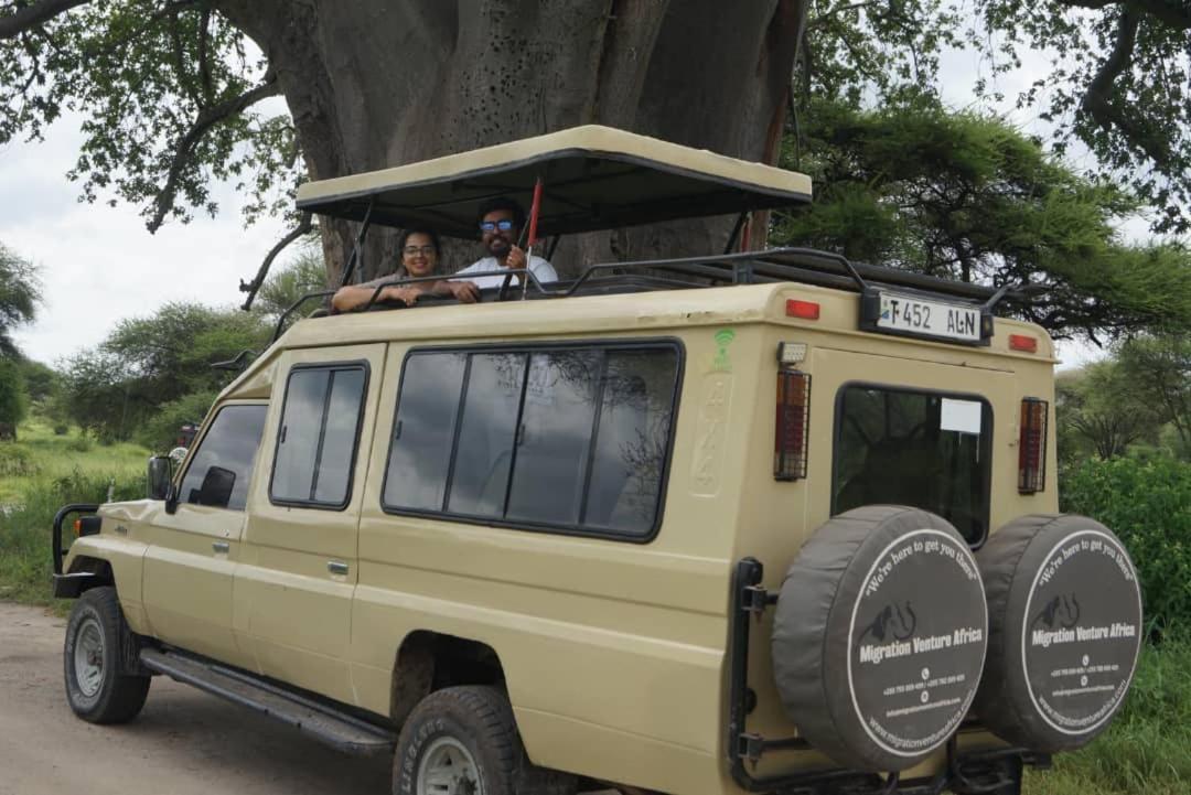 Boma la Ngombe Safi House Bed & Breakfast エクステリア 写真